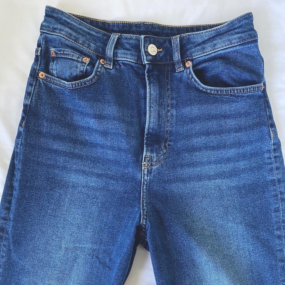 H&M high rise mom jeans, size 4, dark wash